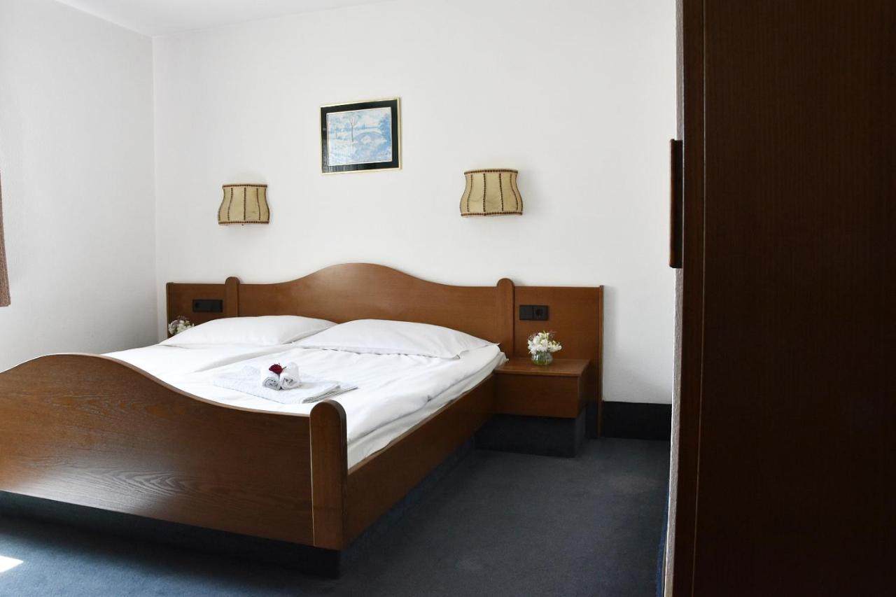 Hotel Goldene Rose Ebersbach an der Fils Exterior foto