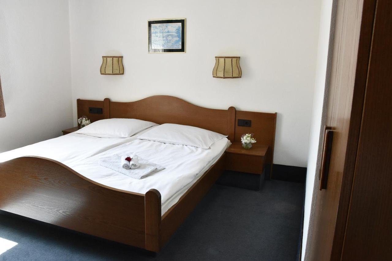 Hotel Goldene Rose Ebersbach an der Fils Exterior foto